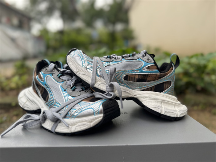 B 17FW Tripe-S High End Sneaker-704