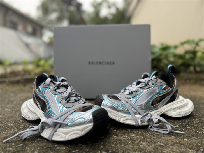 B 17FW Tripe-S High End Sneaker-704