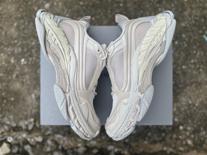 B 17FW Tripe-S High End Sneaker-709