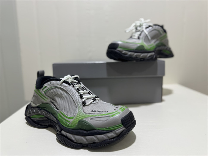B 17FW Tripe-S High End Sneaker-707