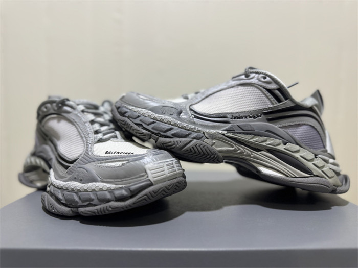 B 17FW Tripe-S High End Sneaker-708