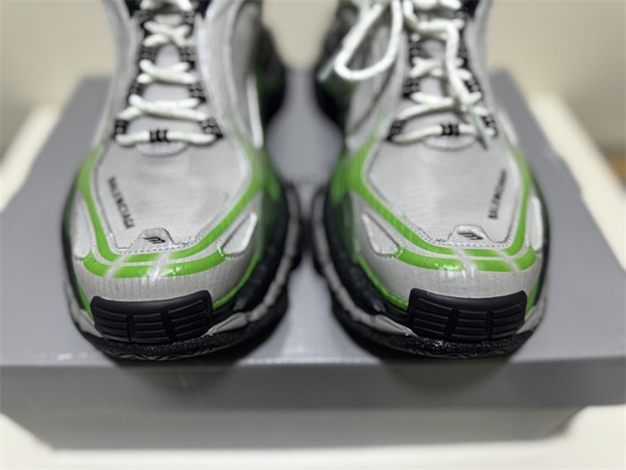 B 17FW Tripe-S High End Sneaker-707