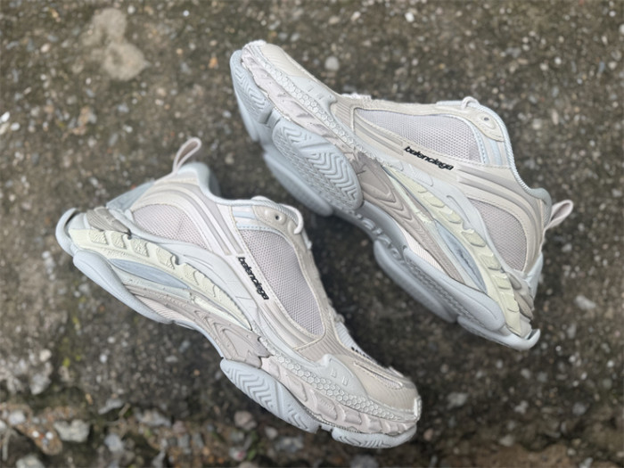 B 17FW Tripe-S High End Sneaker-709