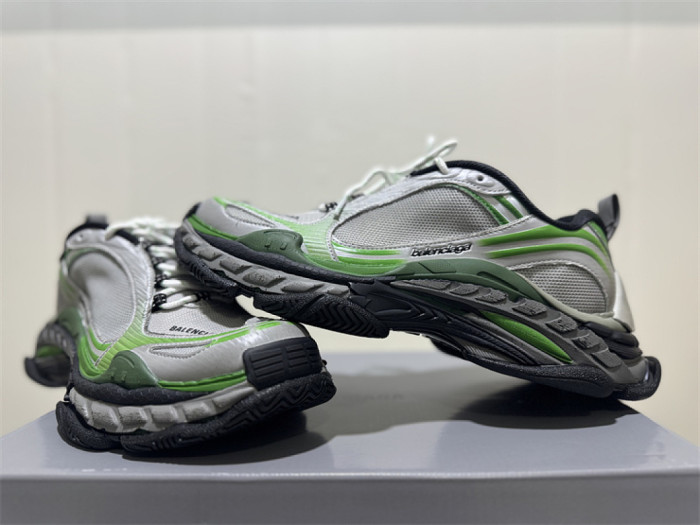 B 17FW Tripe-S High End Sneaker-707