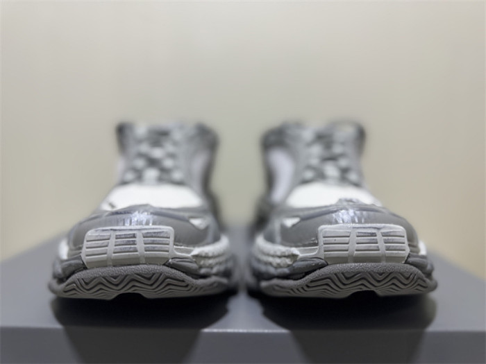 B 17FW Tripe-S High End Sneaker-708