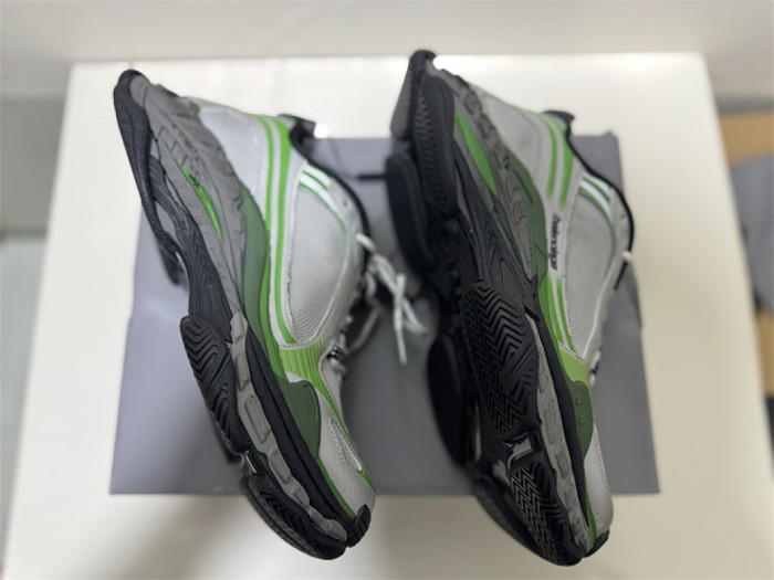 B 17FW Tripe-S High End Sneaker-707