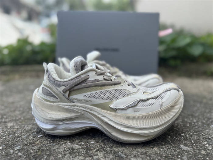 B 17FW Tripe-S High End Sneaker-714