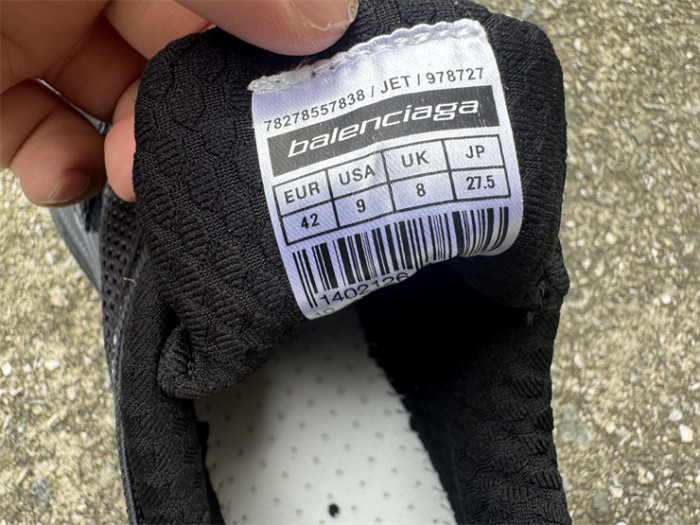 B 17FW Tripe-S High End Sneaker-711
