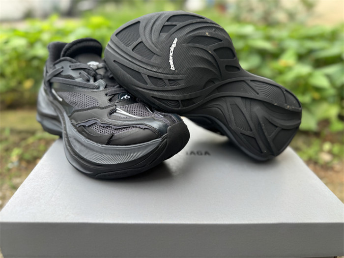 B 17FW Tripe-S High End Sneaker-715