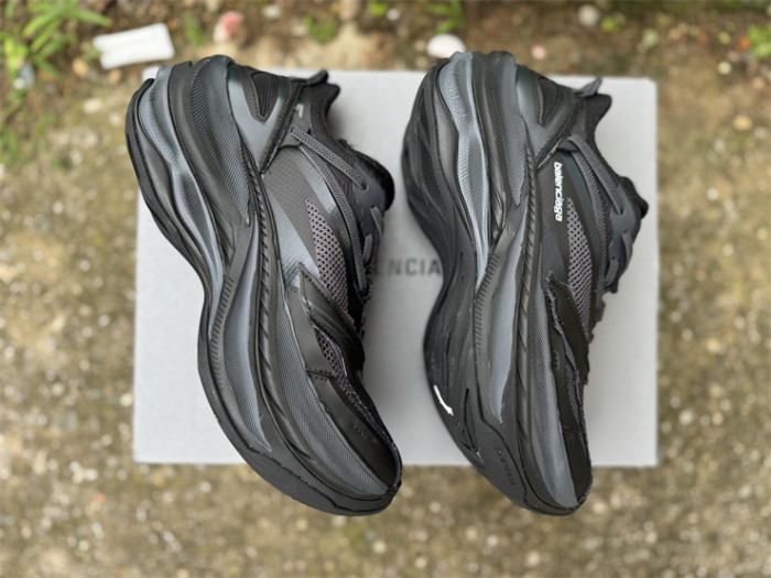 B 17FW Tripe-S High End Sneaker-715