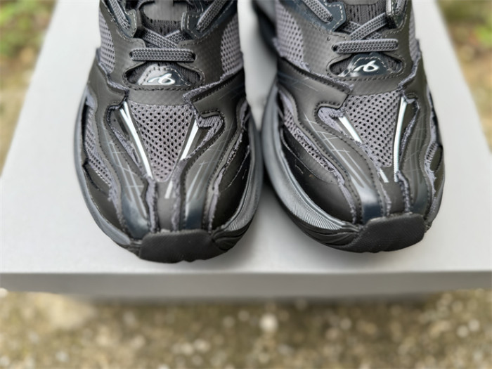 B 17FW Tripe-S High End Sneaker-715