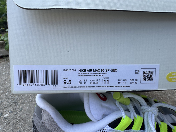 Authentic Nike Air Max 95 SP Undefeated Geo NYC Neon