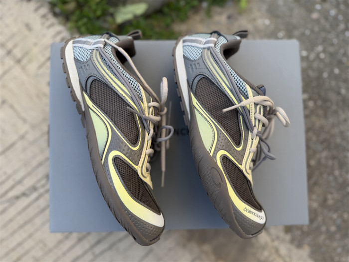 B 17FW Tripe-S High End Sneaker-717