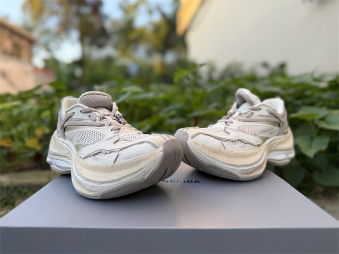 B 17FW Tripe-S High End Sneaker-719