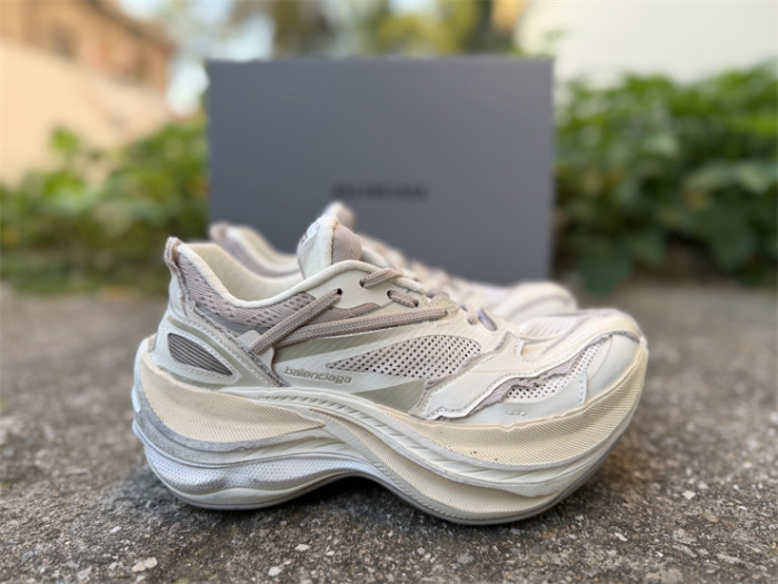 B 17FW Tripe-S High End Sneaker-719