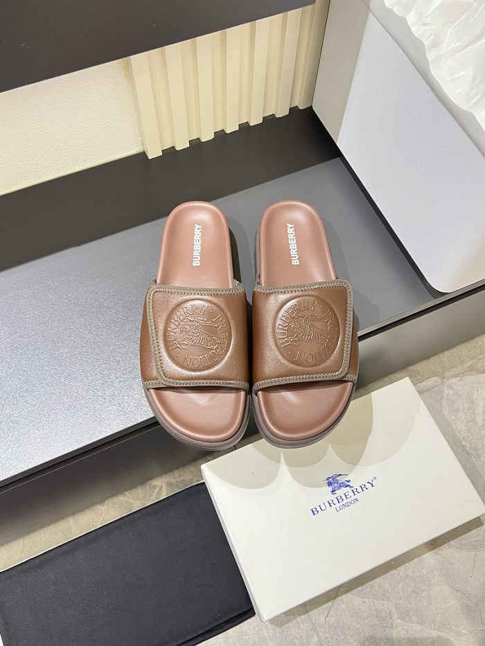 Burberry men slippers AAA-092