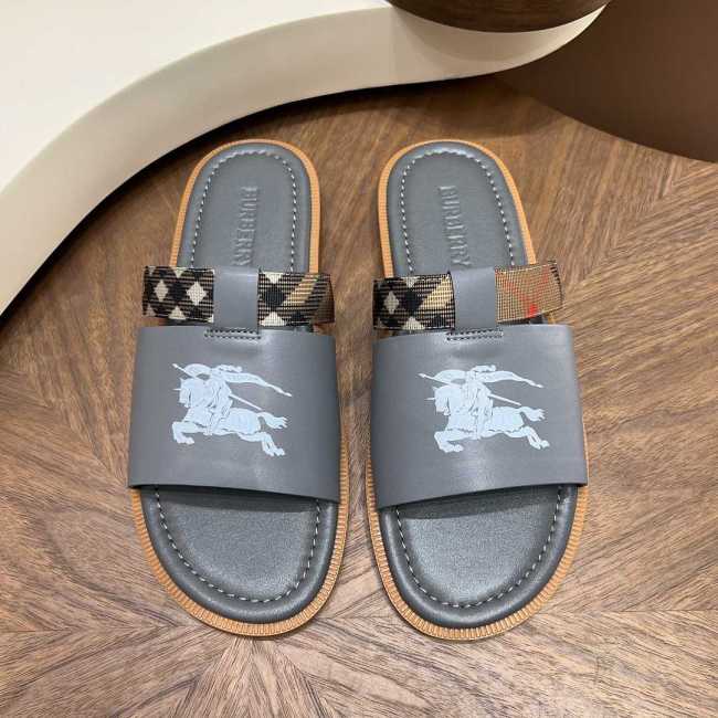 Burberry men slippers AAA-109