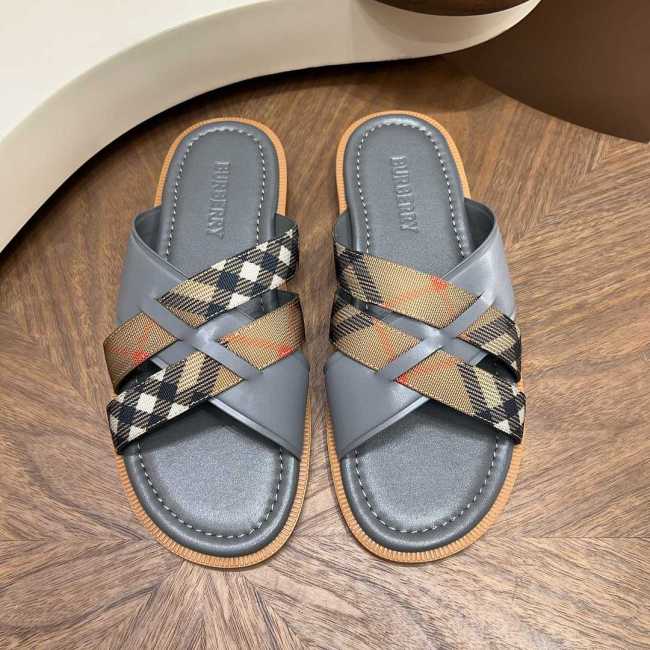 Burberry men slippers AAA-114