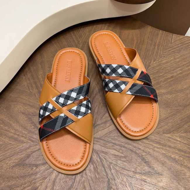 Burberry men slippers AAA-112