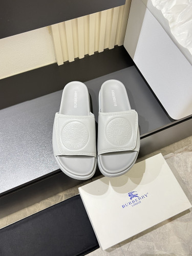 Burberry men slippers AAA-091
