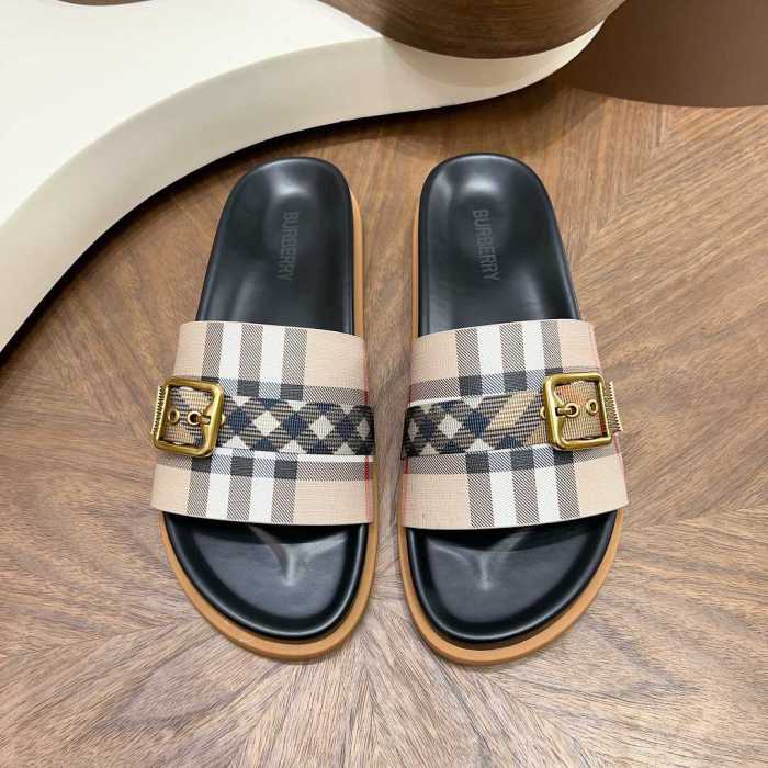Burberry men slippers AAA-108