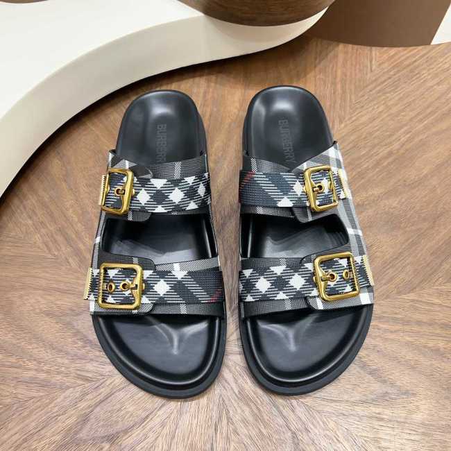 Burberry men slippers AAA-102