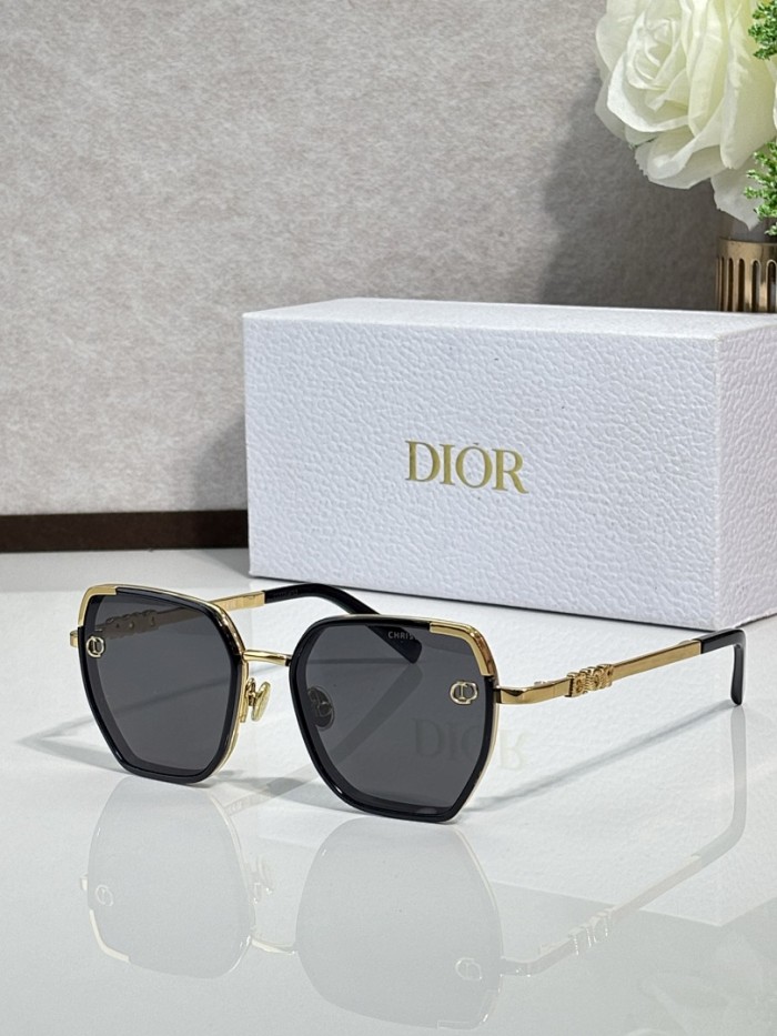 Dior Sunglasses AAAA-4751