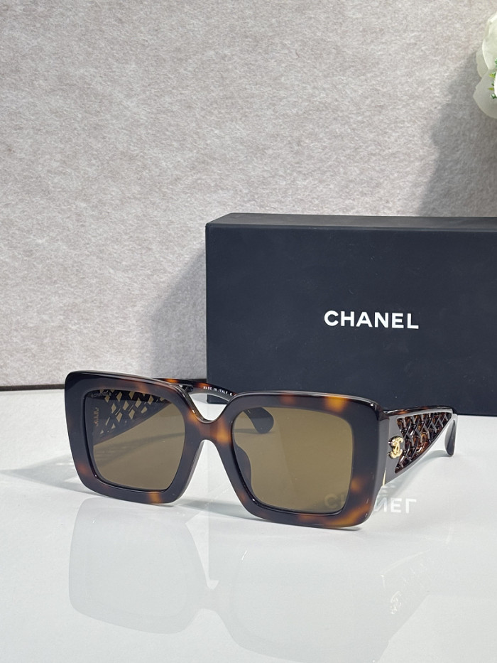 CHNL Sunglasses AAAA-7543