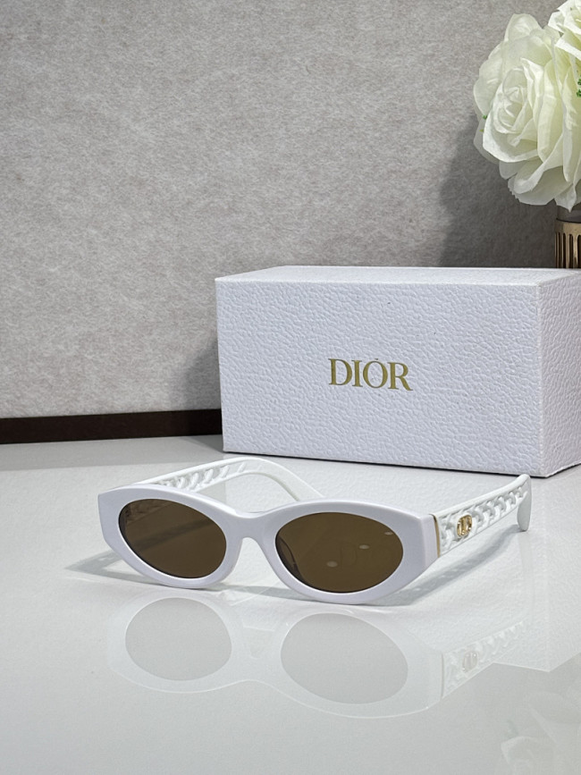 Dior Sunglasses AAAA-4809