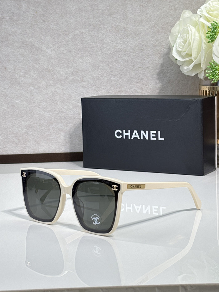 CHNL Sunglasses AAAA-7142