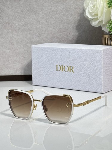 Dior Sunglasses AAAA-4755