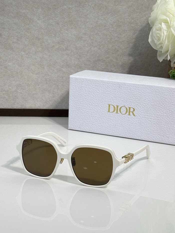 Dior Sunglasses AAAA-4748