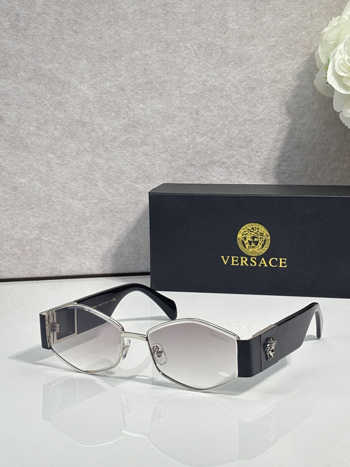 Versace Sunglasses AAAA-4689