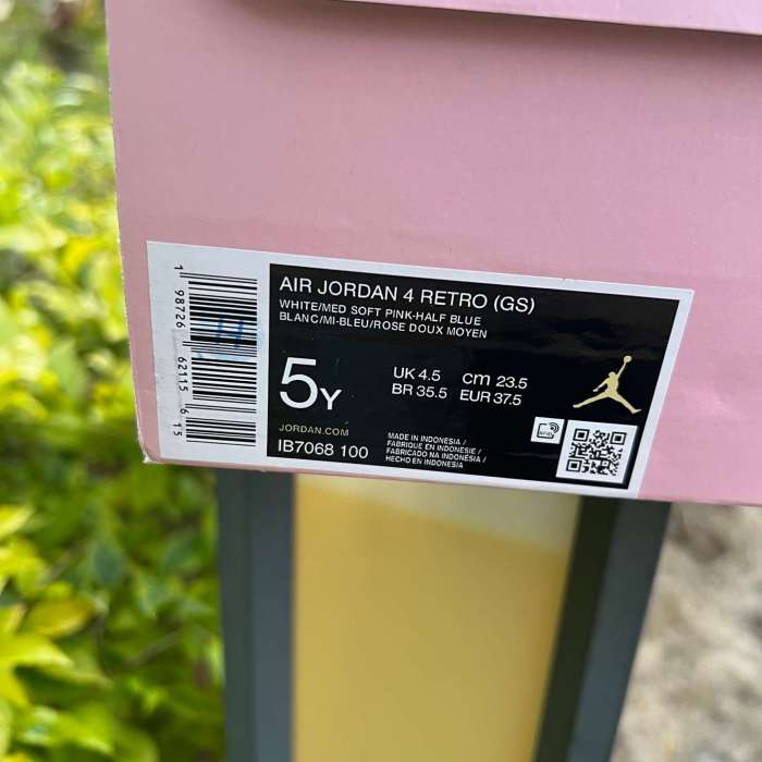 Authentic  Air Jordan 4 Retro Valentine's Day 2026