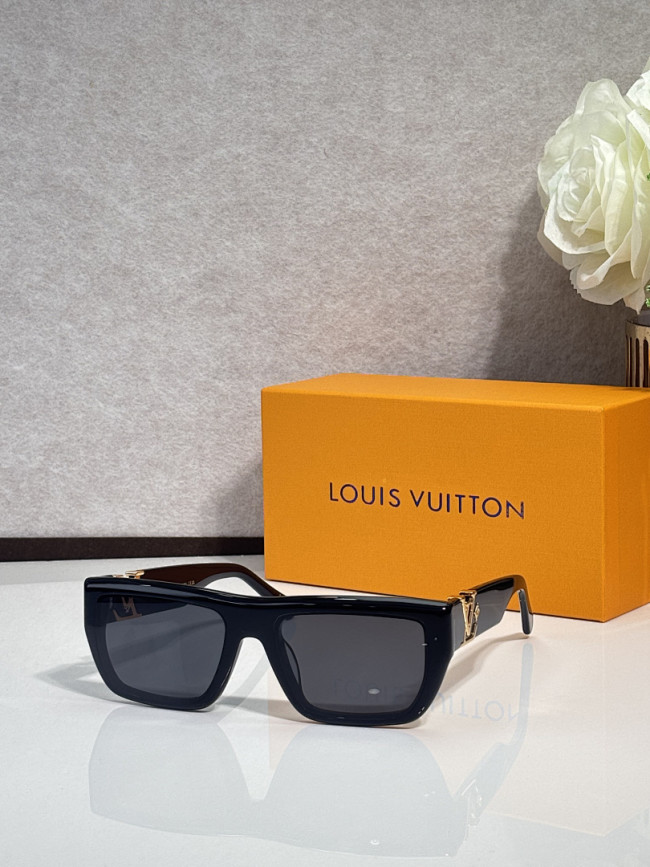 LV Sunglasses AAAA-7806