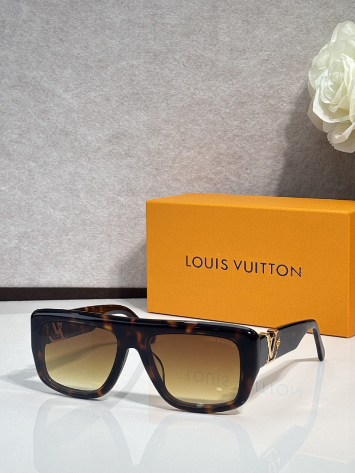 LV Sunglasses AAAA-7800
