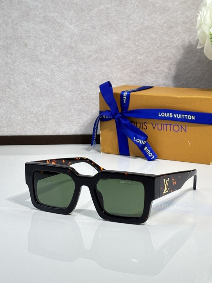 LV Sunglasses AAAA-7604