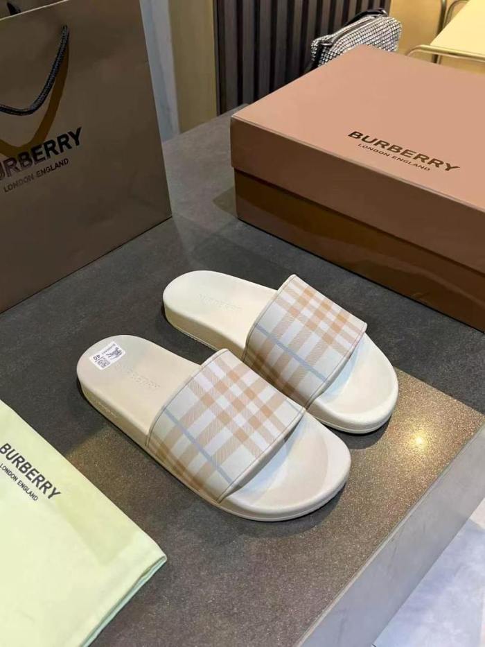 Burberry men slippers AAA-118