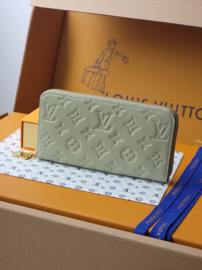 Super Perfect LV Wallet-882