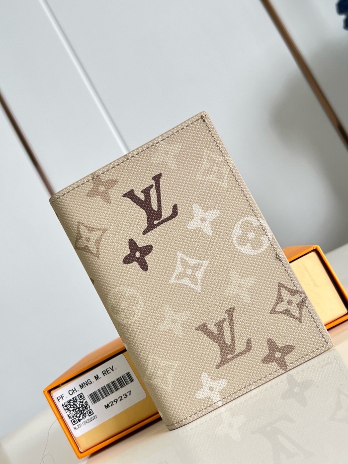 Super Perfect LV Wallet-823