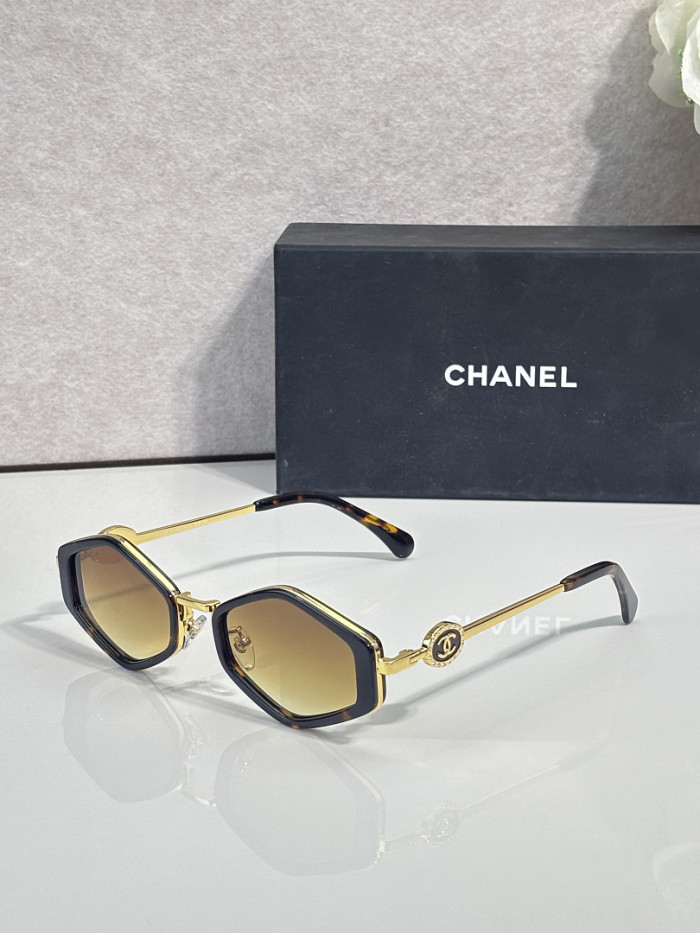 CHNL Sunglasses AAAA-7758