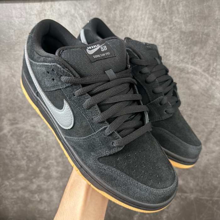 Authentic Nike SB Dunk Low Fog