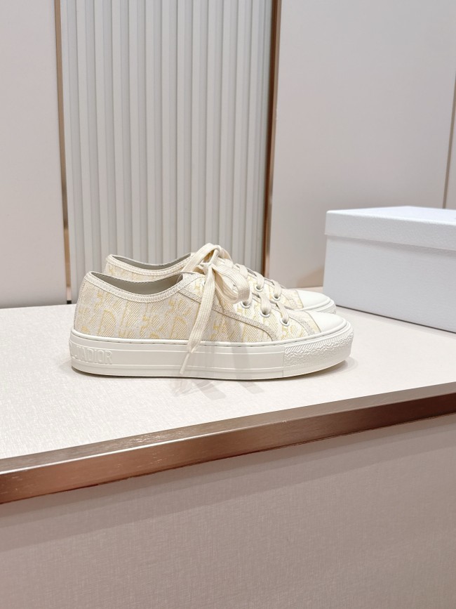 Dior Women Shoes 1：1 quality-777