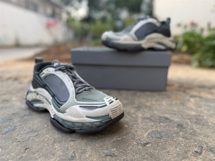 B 17FW Tripe-S High End Sneaker-722
