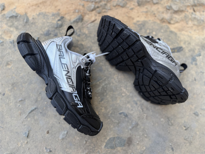 B 17FW Tripe-S High End Sneaker-723