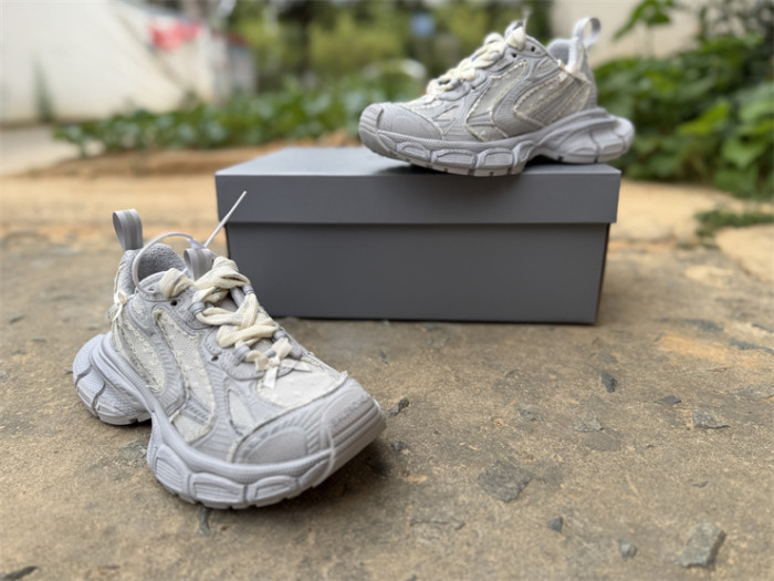 B 17FW Tripe-S High End Sneaker-724