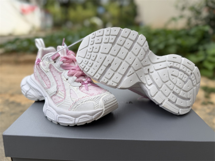 B 17FW Tripe-S High End Sneaker-725