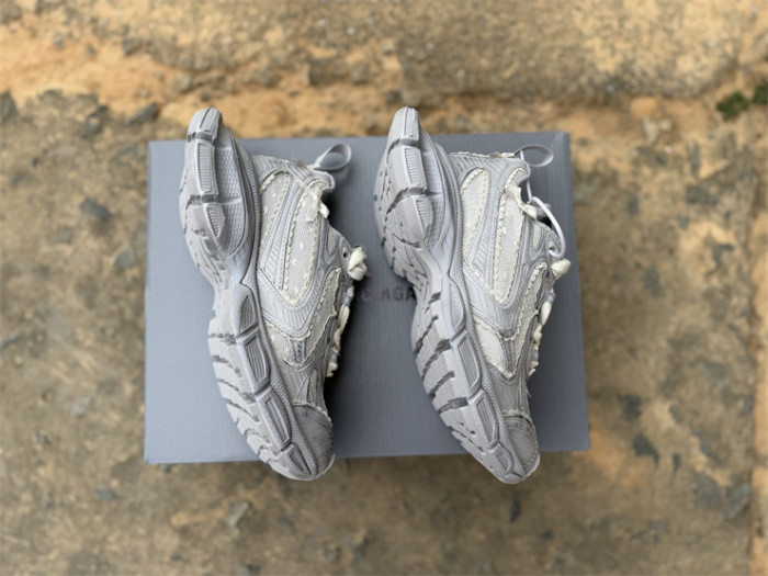 B 17FW Tripe-S High End Sneaker-724