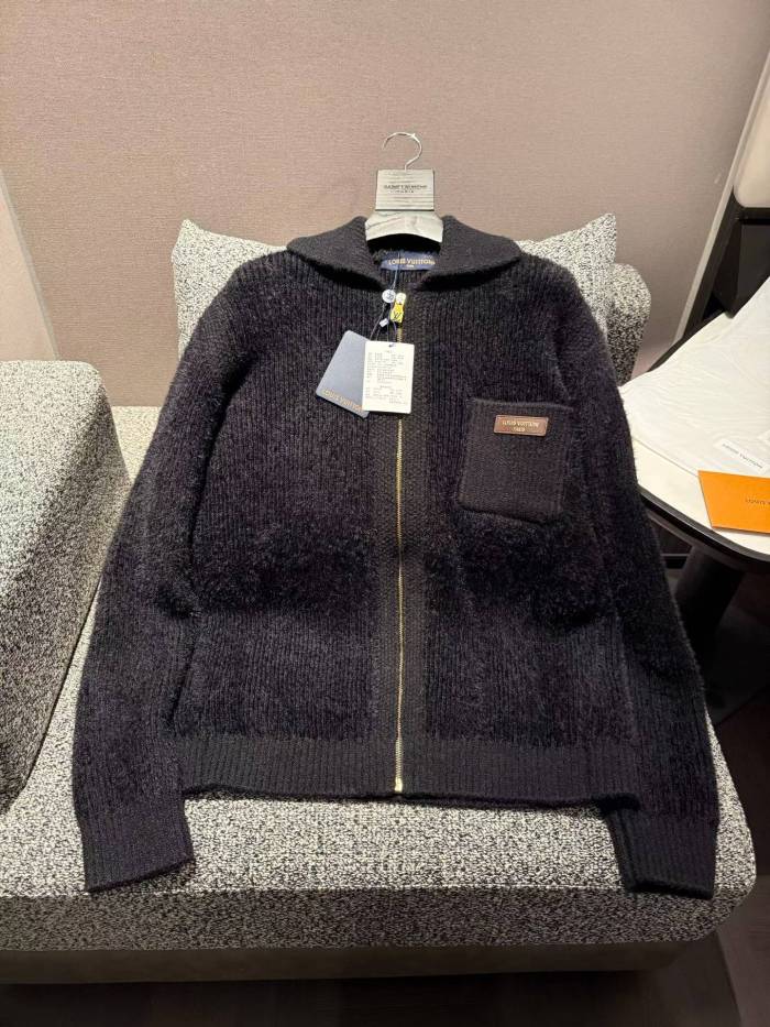 LV Sweater High End Quality-320