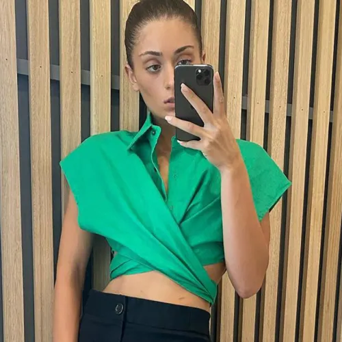 Top solid color cropped short-sleeved t-shirt